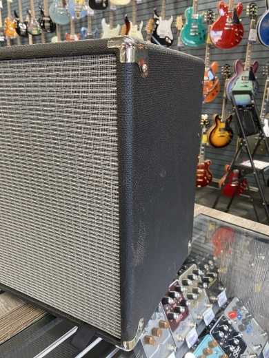 Fender - Rumble 40 - Rumble Series 40 Watt Bass Amp (V3) 2